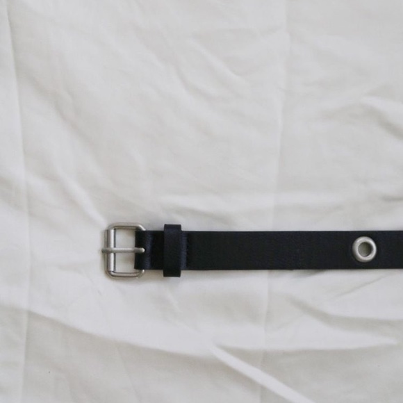 brandy melville black and silver circle buckle belt